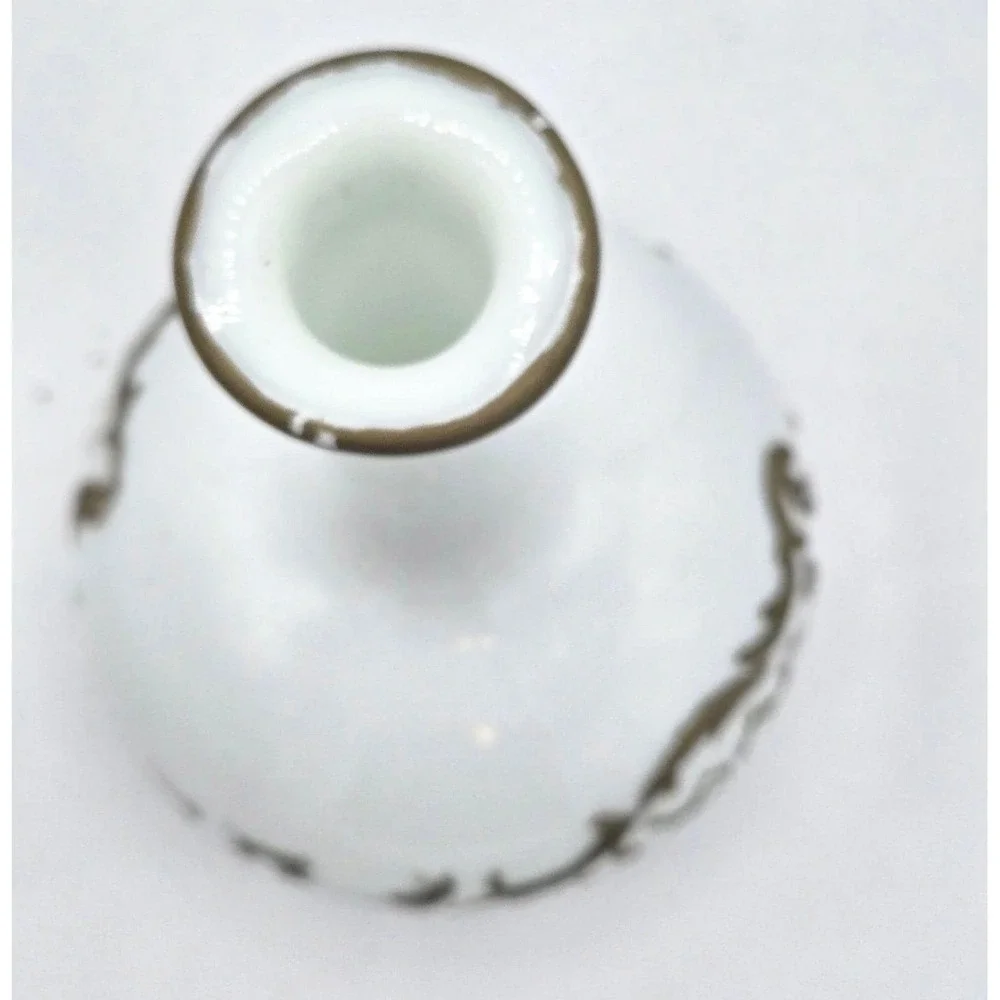 Elegant Vintage White Porcelain Asian-Style‎ Vase